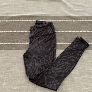 Brand: Zelos size: small color: black and gray NEVER WORN